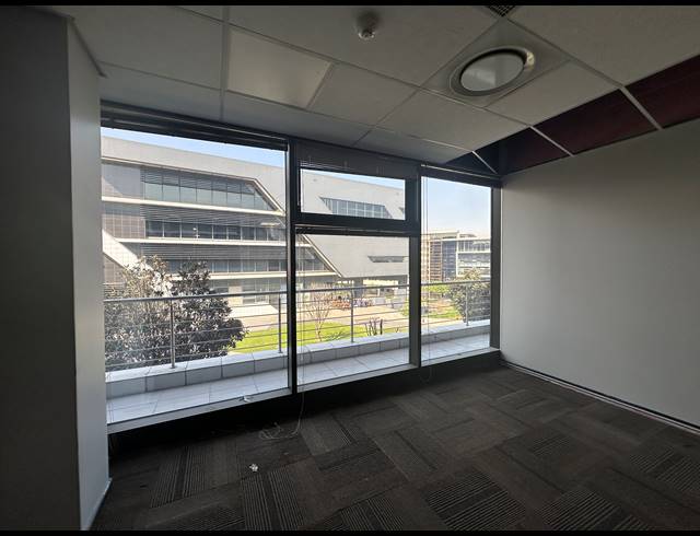 201.80M² OFFICE TO LET IN HIGHVELD